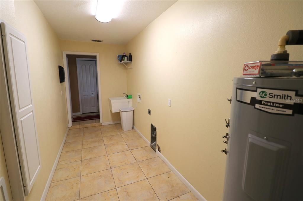 Utility Room with Ironing cabinet