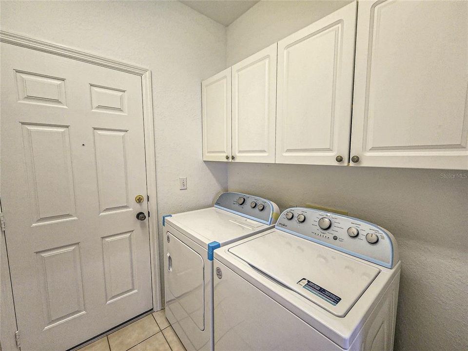 For Sale: $254,900 (2 beds, 2 baths, 1422 Square Feet)