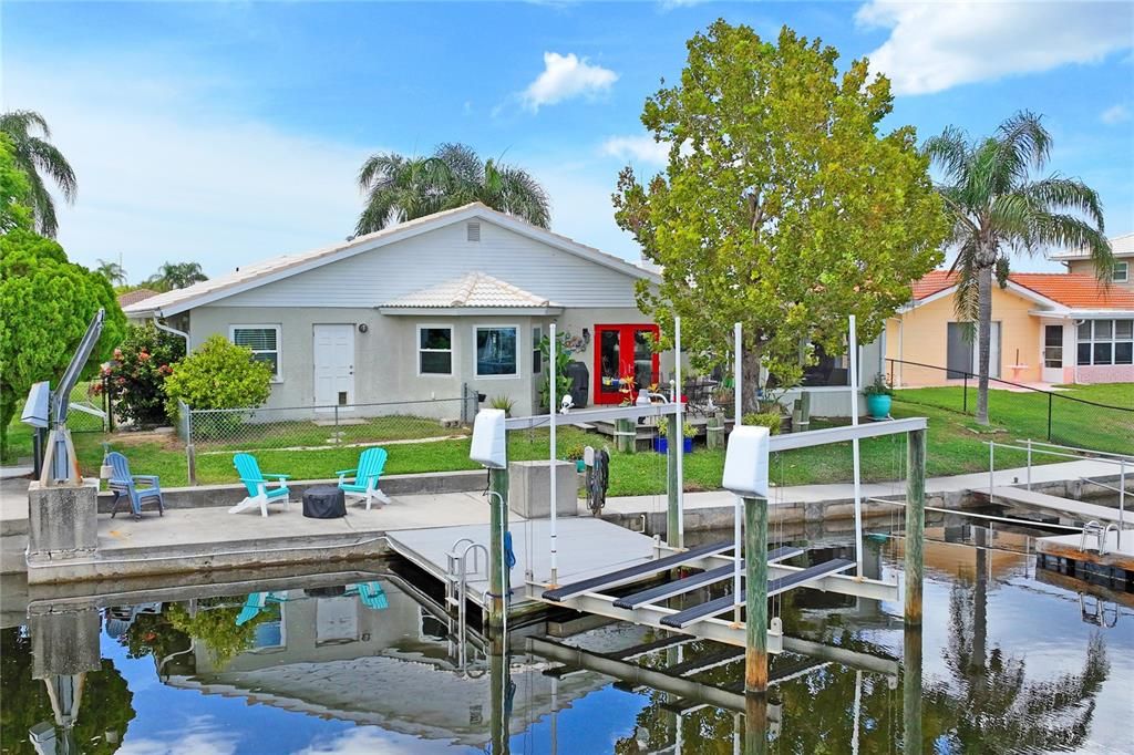 For Sale: $725,000 (3 beds, 2 baths, 2094 Square Feet)