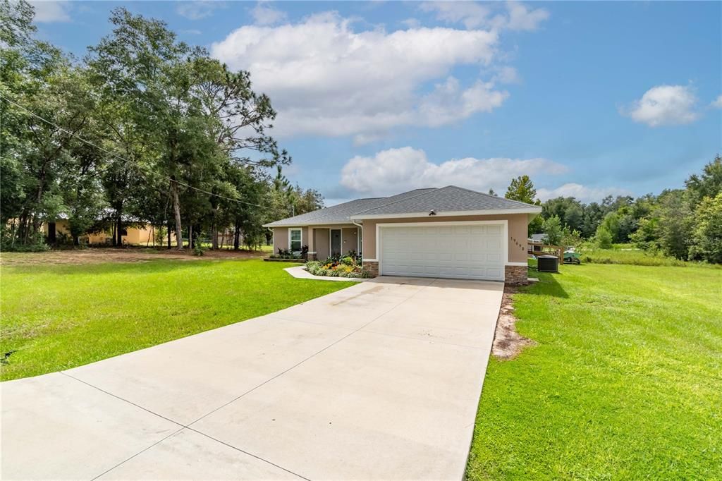 For Sale: $315,000 (3 beds, 2 baths, 1557 Square Feet)