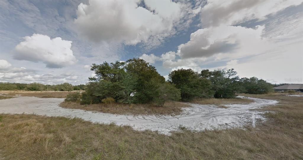 En Venta: $23,500 (0.50 acres)