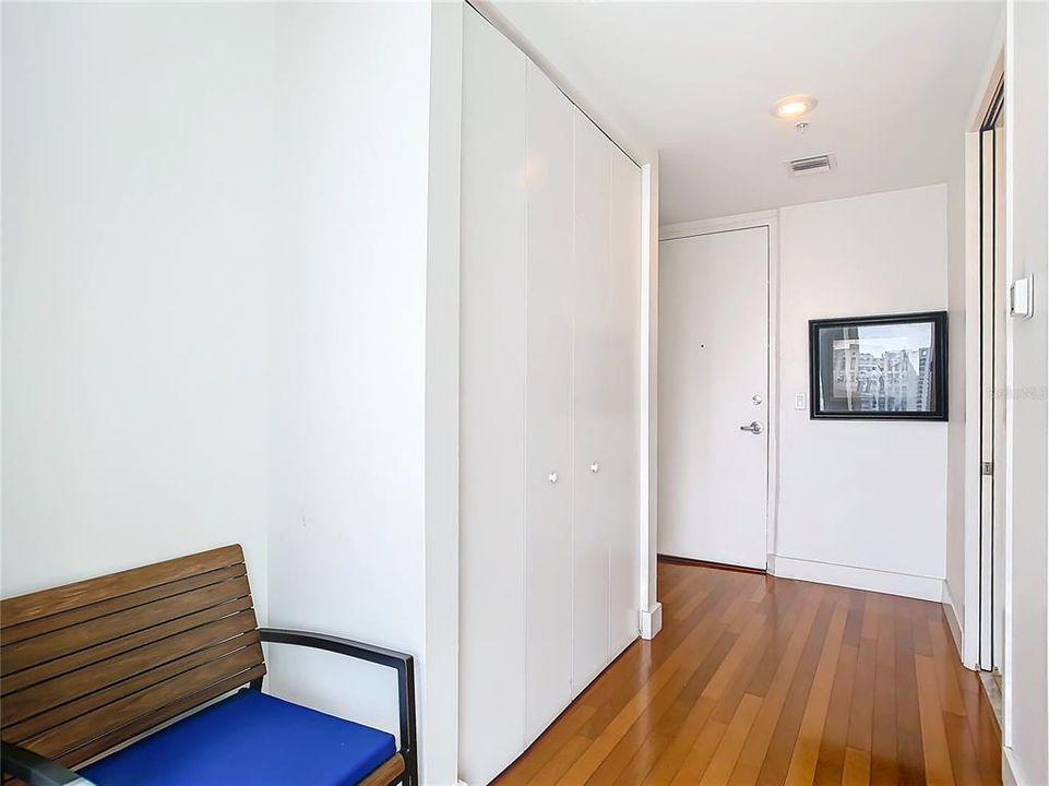 For Sale: $549,000 (1 beds, 1 baths, 1374 Square Feet)