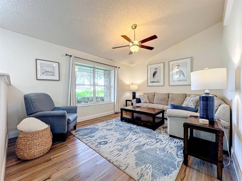 For Sale: $439,900 (3 beds, 2 baths, 1684 Square Feet)