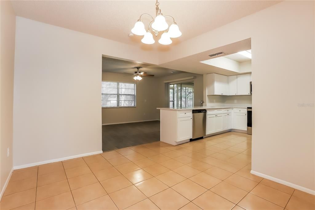 For Rent: $2,120 (2 beds, 2 baths, 1431 Square Feet)