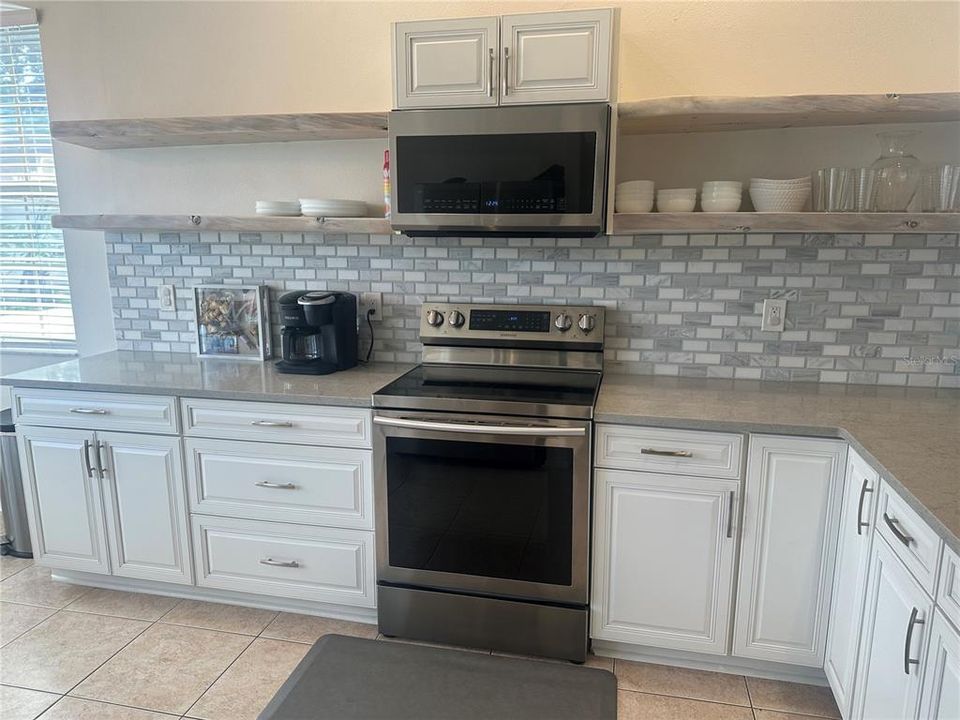 Active With Contract: $3,100 (3 beds, 2 baths, 1514 Square Feet)