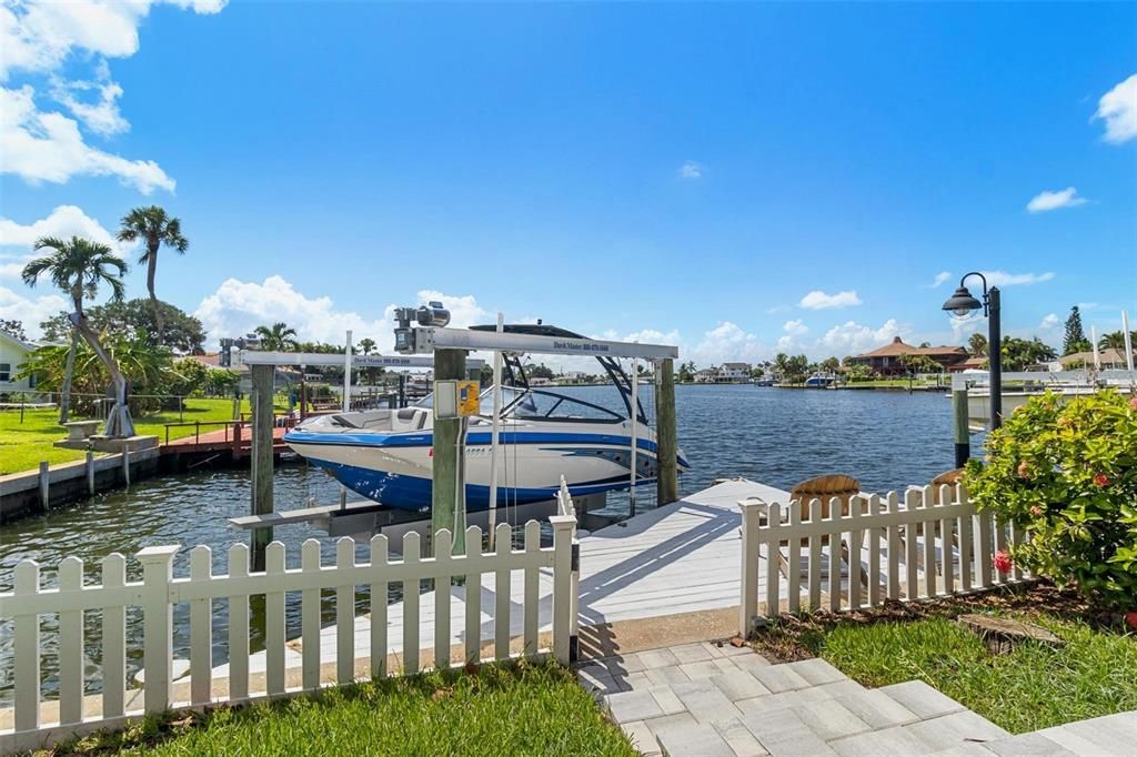 For Sale: $1,550,000 (3 beds, 2 baths, 2079 Square Feet)