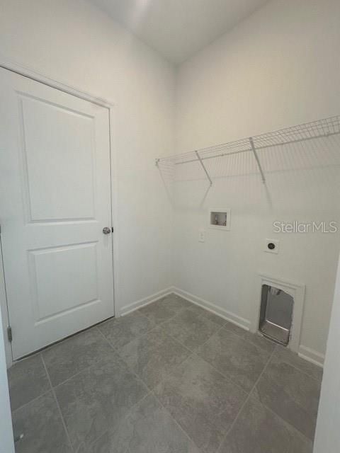 For Rent: $2,000 (3 beds, 2 baths, 2109 Square Feet)