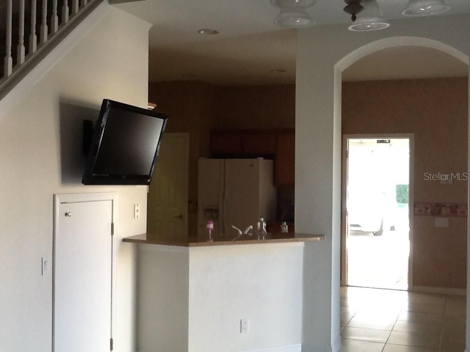 Kitchen and Breakfast counter