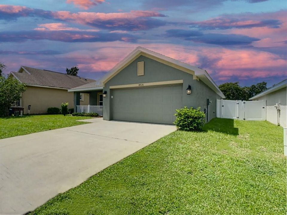 For Sale: $325,000 (3 beds, 2 baths, 1958 Square Feet)