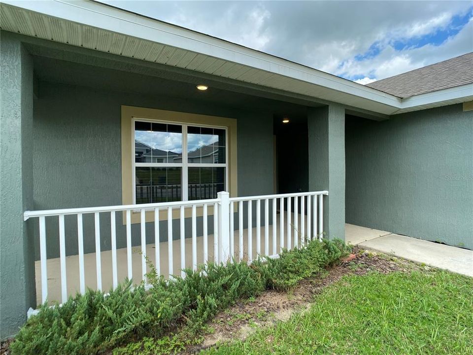 For Sale: $325,000 (3 beds, 2 baths, 1958 Square Feet)