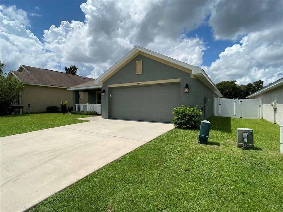 For Sale: $325,000 (3 beds, 2 baths, 1958 Square Feet)