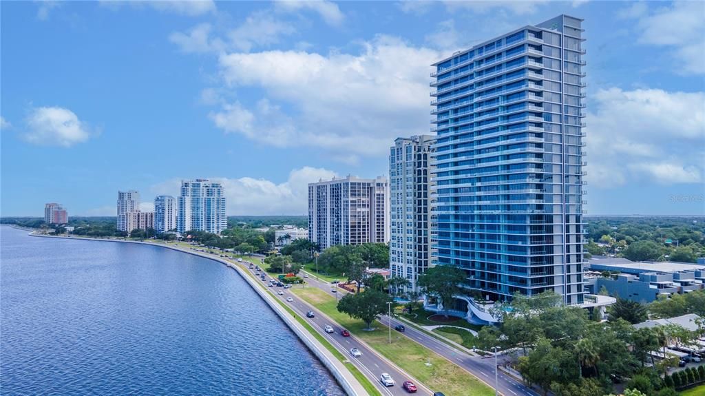 For Sale: $3,875,000 (2 beds, 2 baths, 2940 Square Feet)