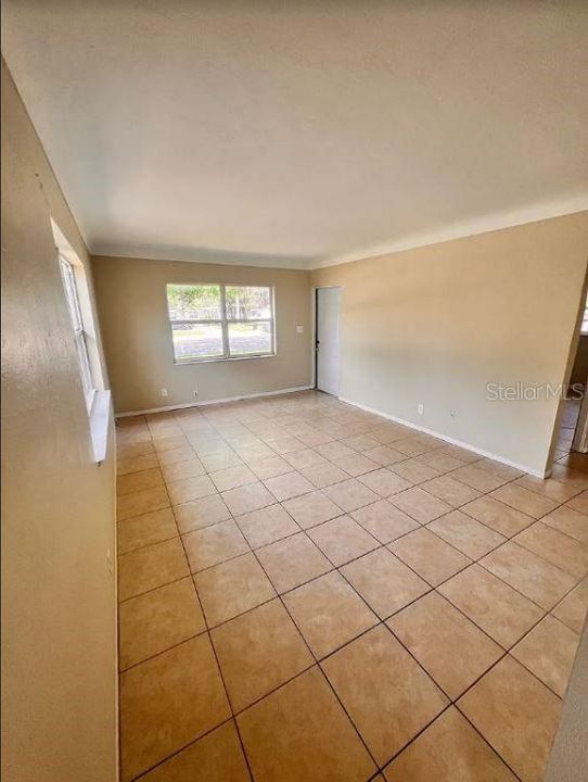 For Rent: $1,995 (2 beds, 1 baths, 832 Square Feet)