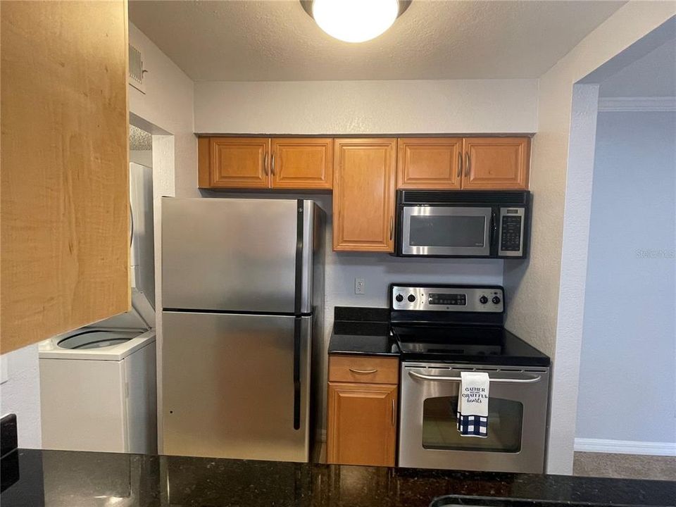 For Rent: $1,650 (1 beds, 1 baths, 637 Square Feet)