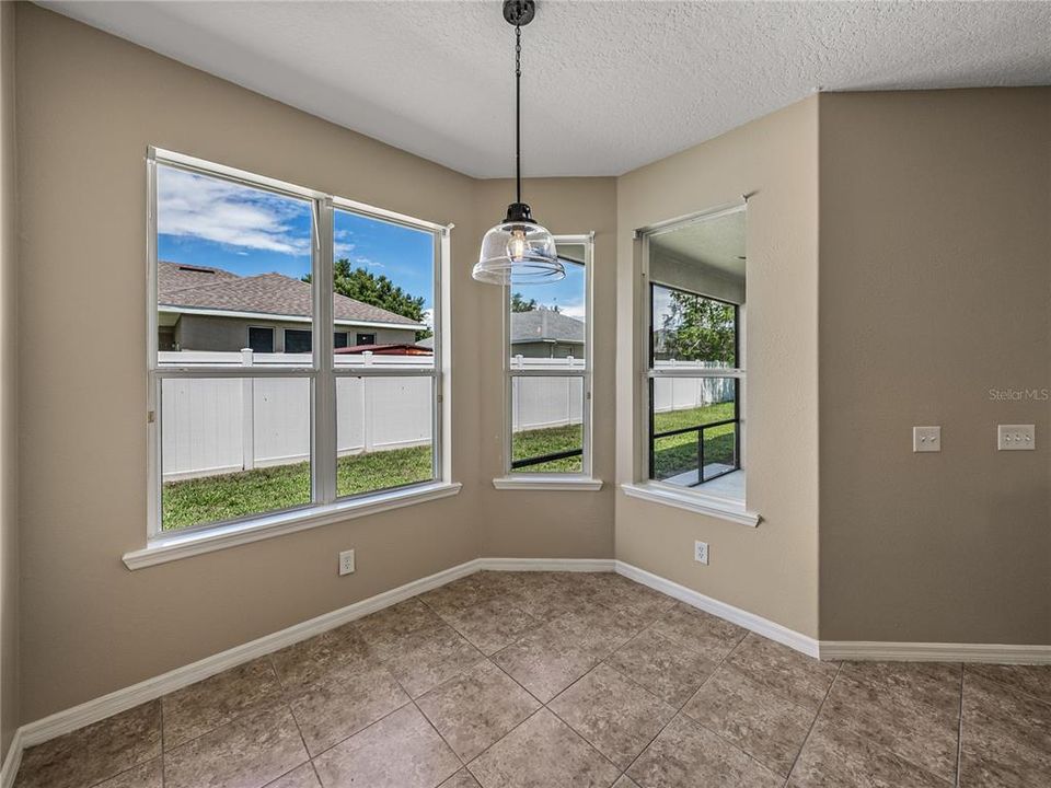 For Sale: $349,900 (4 beds, 2 baths, 2160 Square Feet)