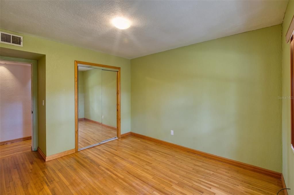 Active With Contract: $1,950 (2 beds, 3 baths, 1849 Square Feet)