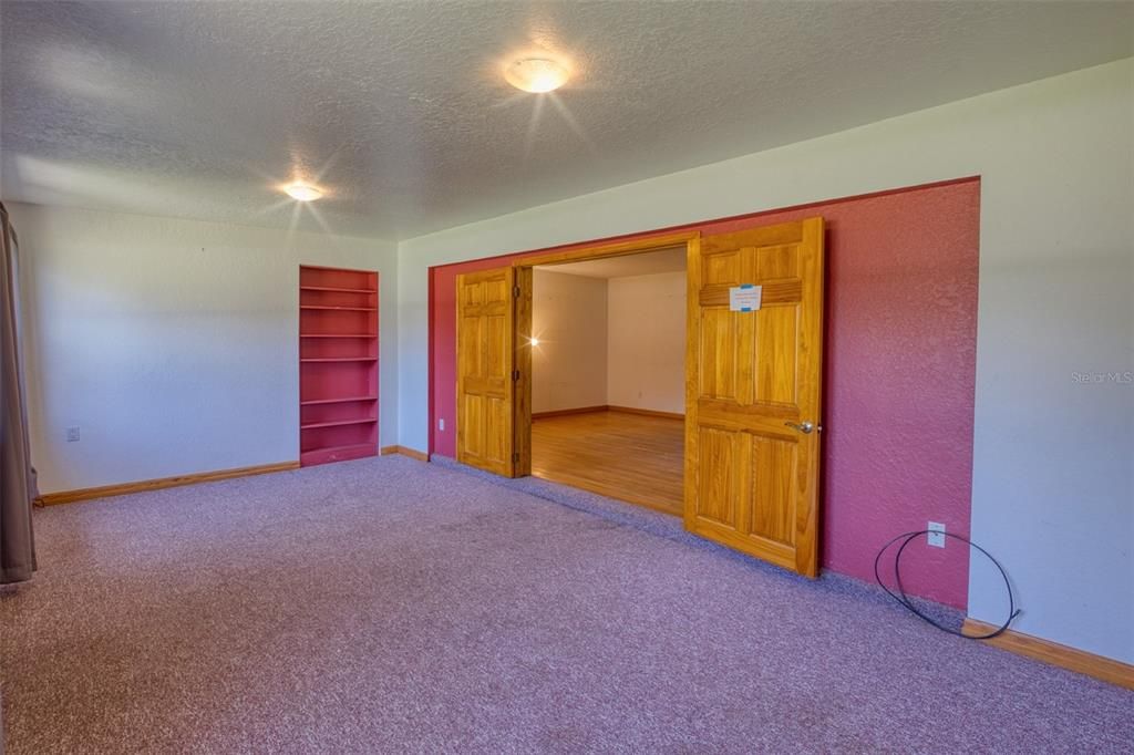 Active With Contract: $1,950 (2 beds, 3 baths, 1849 Square Feet)