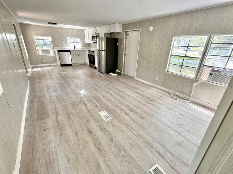 For Rent: $1,299 (2 beds, 1 baths, 672 Square Feet)