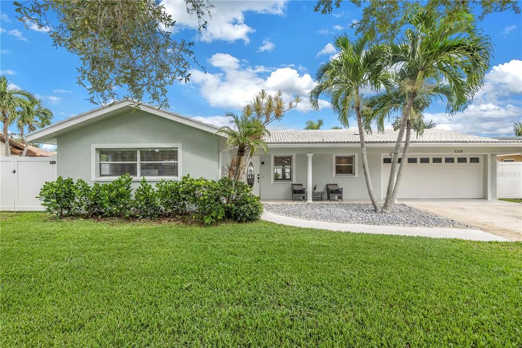 For Sale: $765,000 (3 beds, 2 baths, 1825 Square Feet)