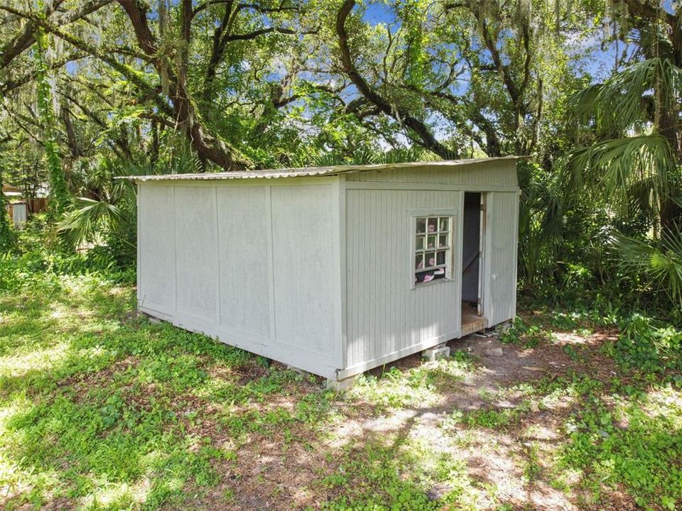 For Sale: $399,999 (3 beds, 2 baths, 1370 Square Feet)