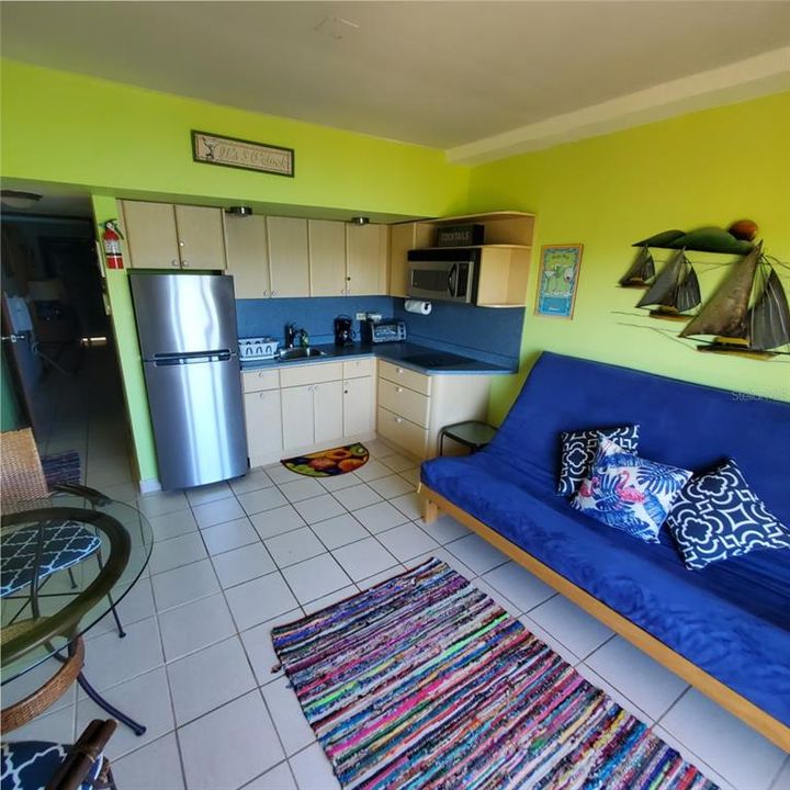 For Sale: $175,000 (1 beds, 2 baths, 480 Square Feet)