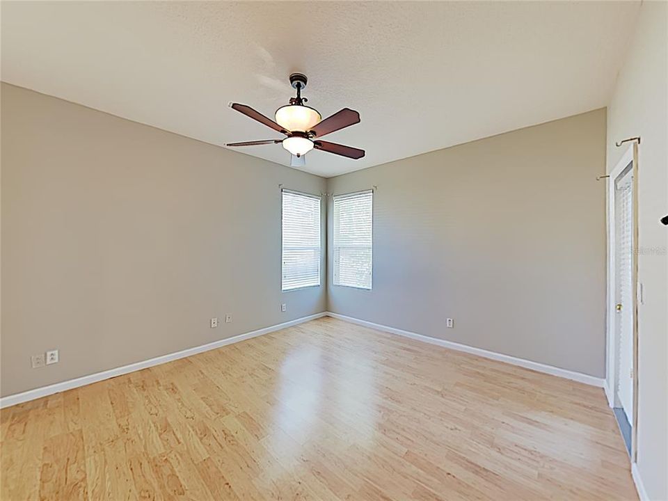 For Rent: $2,299 (3 beds, 2 baths, 2045 Square Feet)