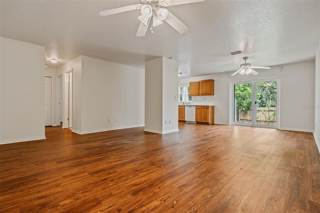 living/dining room combo