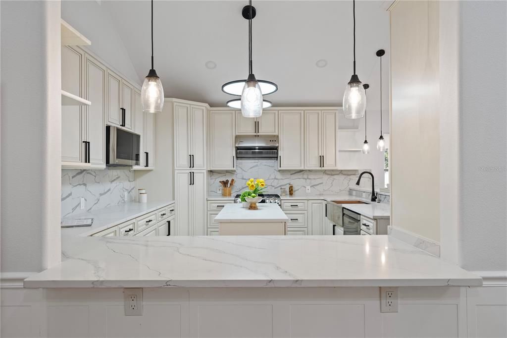 Passthrough from living area to kitchen.