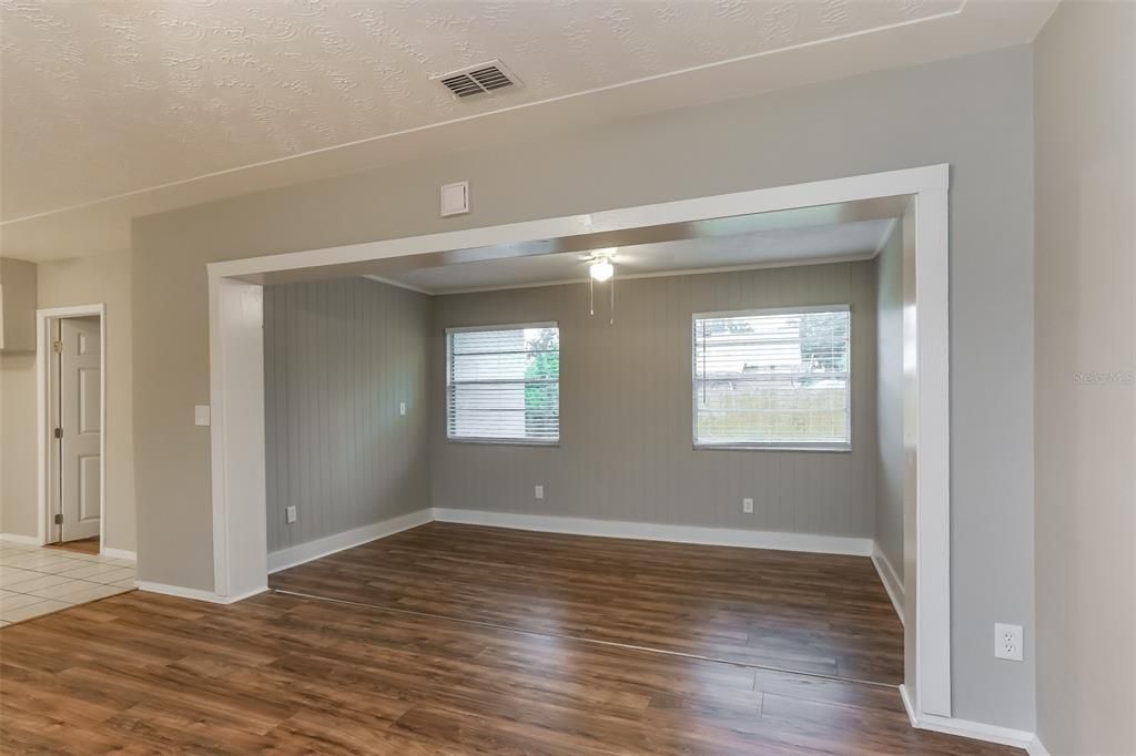 For Rent: $2,120 (3 beds, 2 baths, 1382 Square Feet)