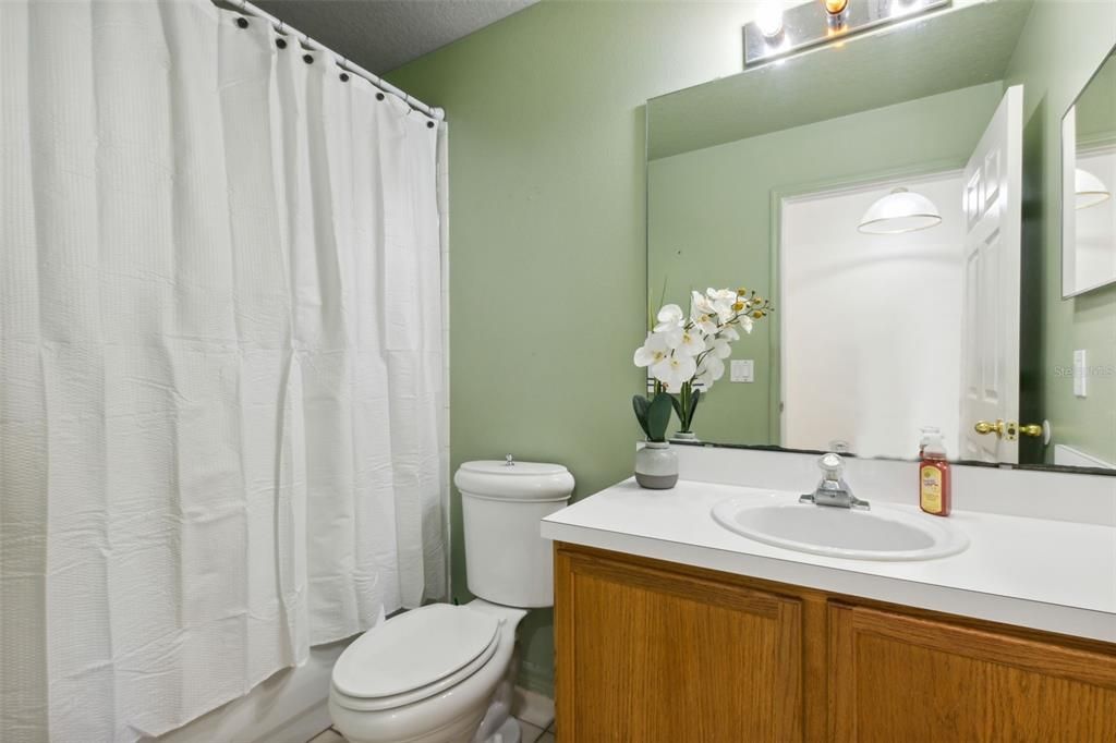 For Sale: $389,000 (3 beds, 2 baths, 1714 Square Feet)