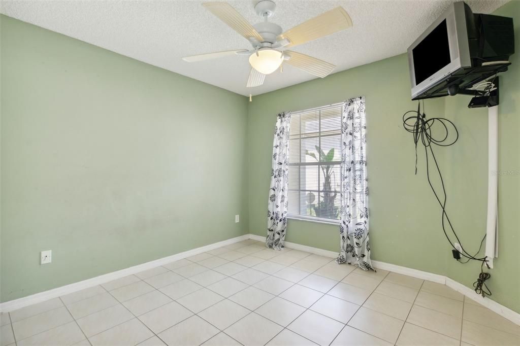 For Sale: $389,000 (3 beds, 2 baths, 1714 Square Feet)