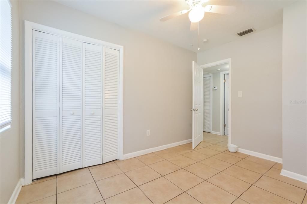 For Rent: $1,945 (4 beds, 2 baths, 1088 Square Feet)