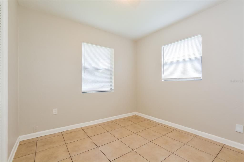 For Rent: $1,945 (4 beds, 2 baths, 1088 Square Feet)