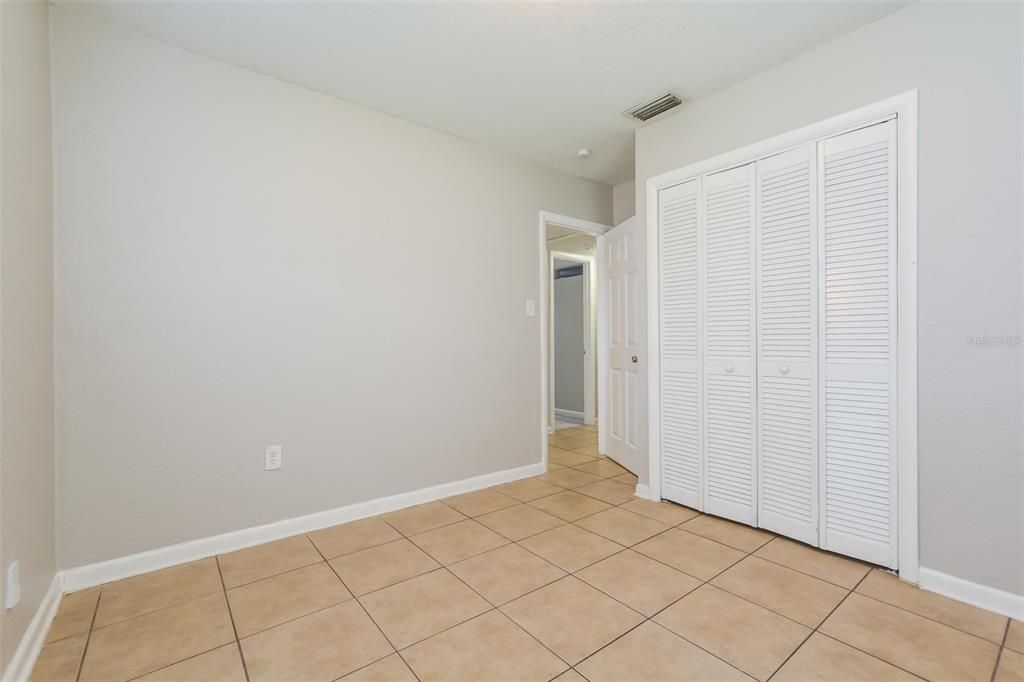 For Rent: $1,945 (4 beds, 2 baths, 1088 Square Feet)