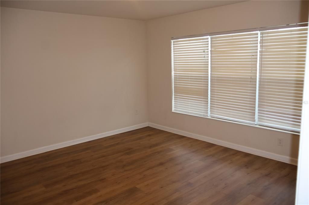 For Rent: $2,000 (3 beds, 2 baths, 1714 Square Feet)