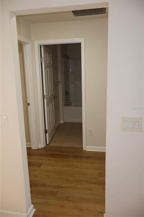 For Rent: $2,000 (3 beds, 2 baths, 1714 Square Feet)