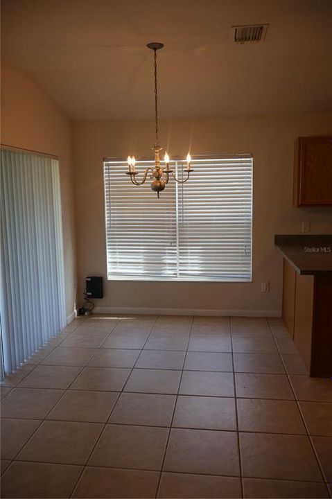 For Rent: $2,000 (3 beds, 2 baths, 1714 Square Feet)