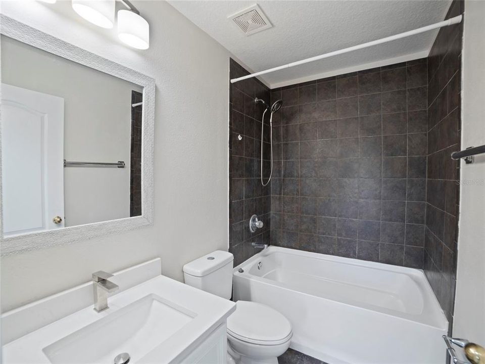 For Sale: $279,900 (3 beds, 2 baths, 1477 Square Feet)