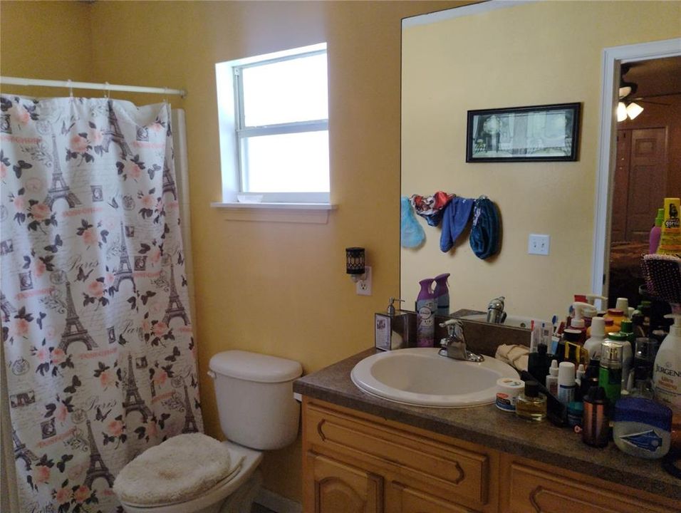 For Rent: $2,300 (3 beds, 2 baths, 1396 Square Feet)