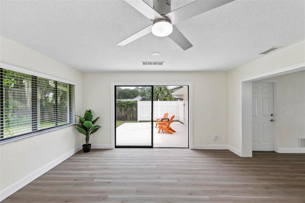 Active With Contract: $345,000 (3 beds, 2 baths, 1659 Square Feet)