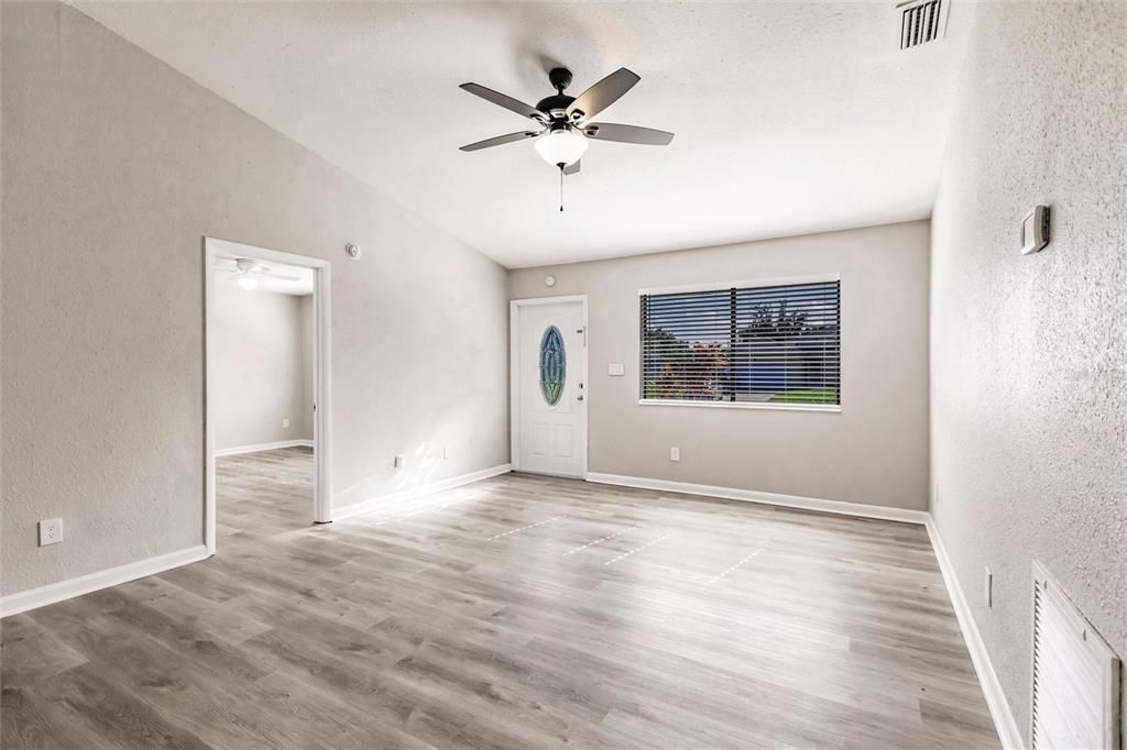 For Sale: $247,500 (3 beds, 2 baths, 1092 Square Feet)