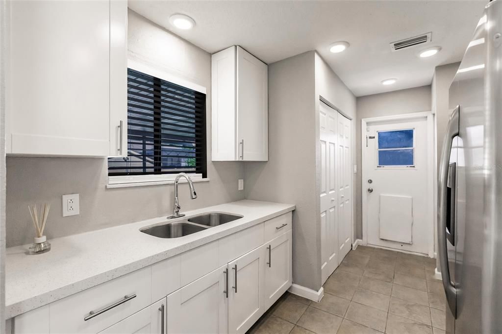 For Sale: $247,500 (3 beds, 2 baths, 1092 Square Feet)