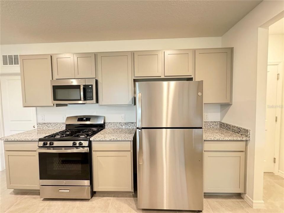 For Rent: $2,499 (3 beds, 2 baths, 1536 Square Feet)