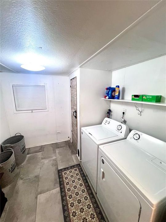 For Sale: $349,000 (2 beds, 2 baths, 1182 Square Feet)