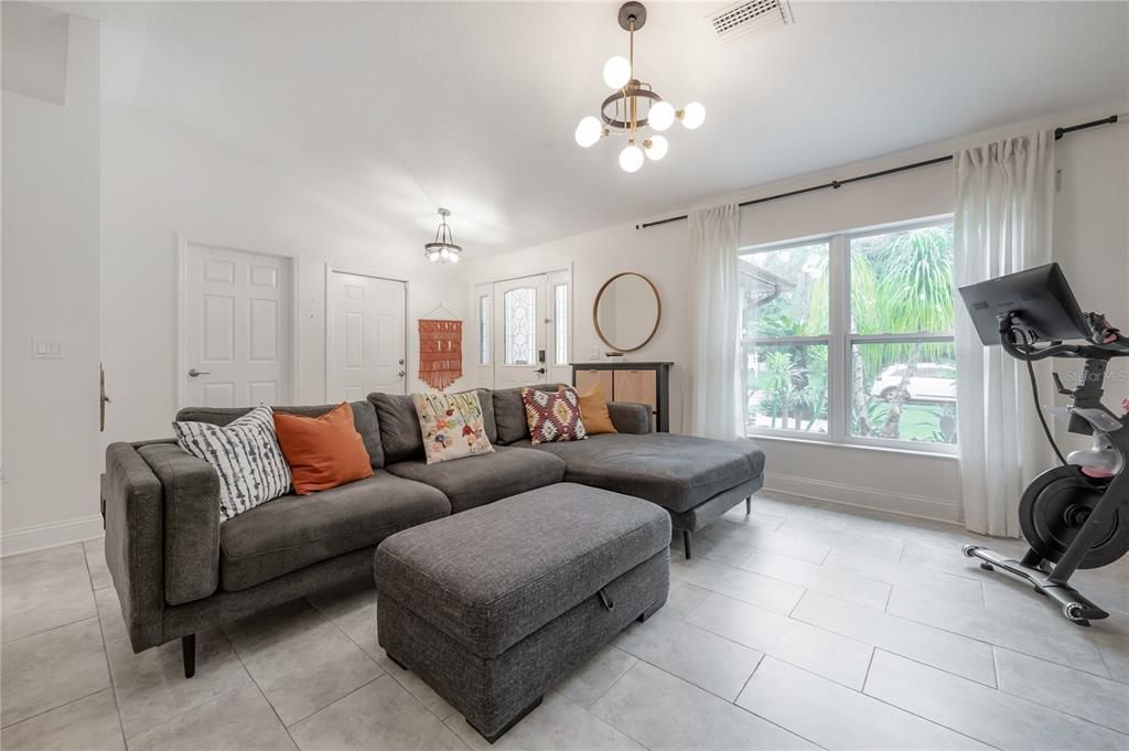 Active With Contract: $499,500 (3 beds, 2 baths, 1663 Square Feet)