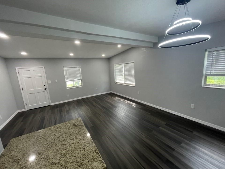 For Sale: $339,900 (3 beds, 2 baths, 1338 Square Feet)