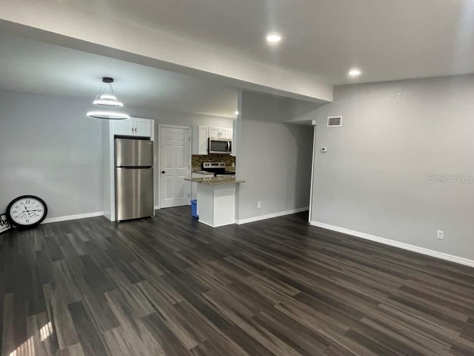 For Sale: $339,900 (3 beds, 2 baths, 1338 Square Feet)