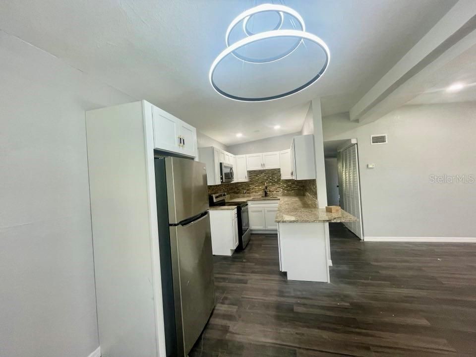 For Sale: $339,900 (3 beds, 2 baths, 1338 Square Feet)