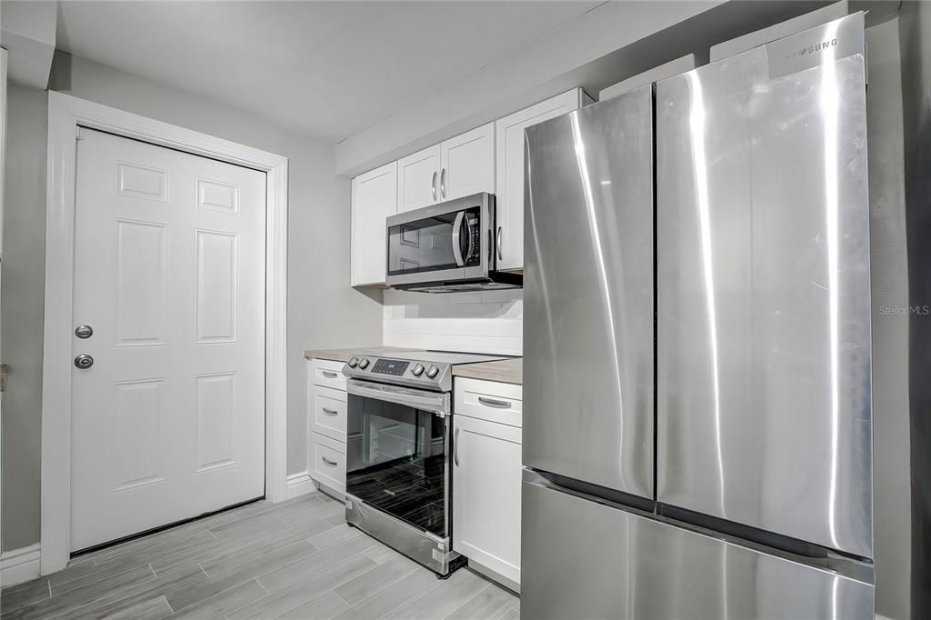 For Sale: $425,500 (3 beds, 2 baths, 1190 Square Feet)