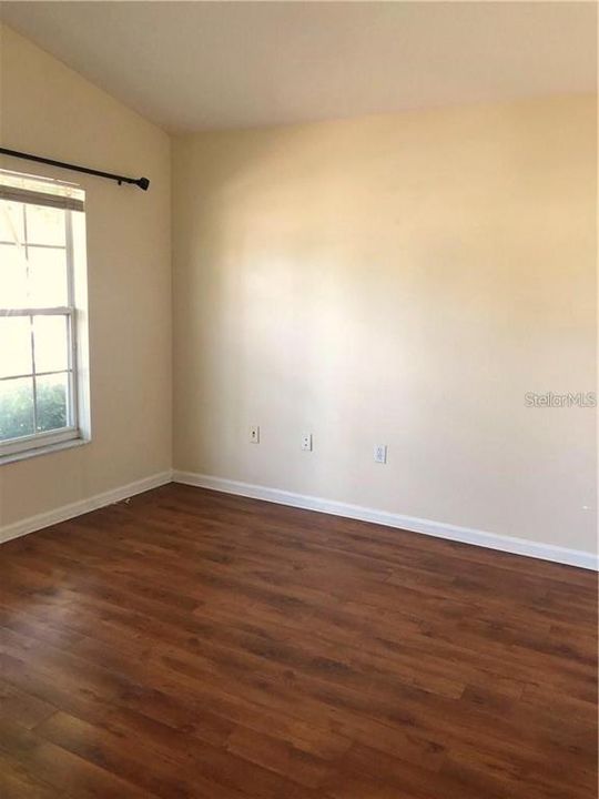 For Rent: $2,800 (4 beds, 2 baths, 1873 Square Feet)